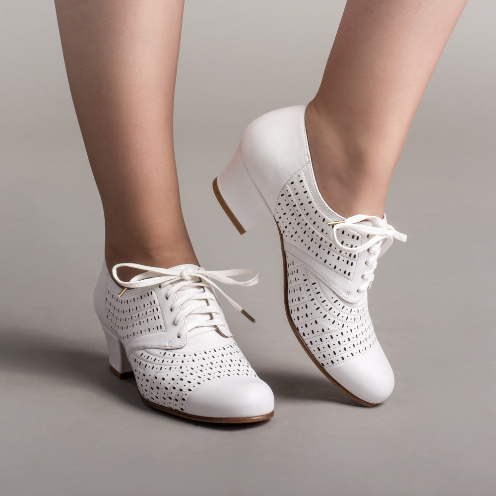 Bellevue Women s Vintage Oxfords White